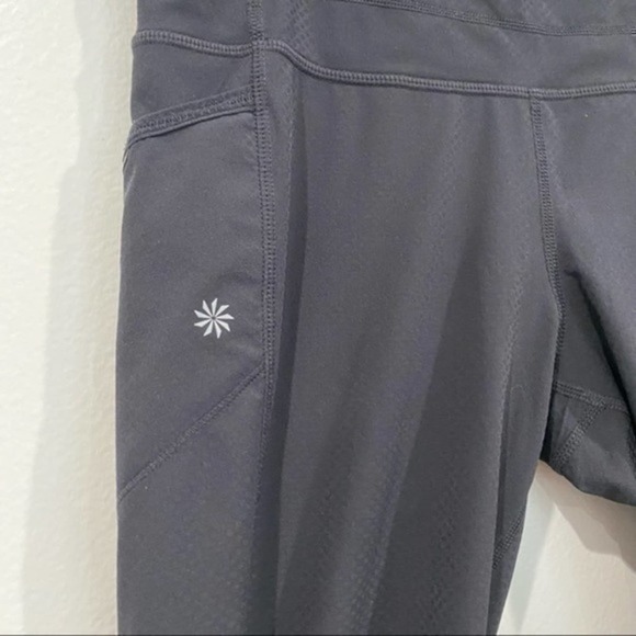 Athleta Be Free Black Crop Capri Reflective Pocket Legging Size Small - Picture 4 of 9
